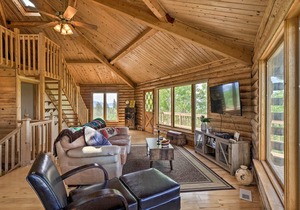 Pet Friendly Como Cabin w/ Mountain Views!