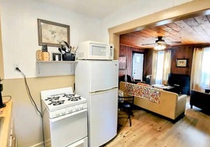 Pet Friendly Large One Bedroom Cottage (#4) At The Water's Edge