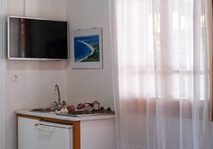 Pet-Friendly Studio "Krinos 4" with Mountain View, Garden & Wi-Fi