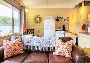 Pet Friendly Studio Cottage #3 At The Water's Edge
