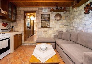 Petalidi Stone House with garden near the beach
