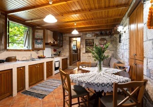 Petalidi Stone House with garden near the beach