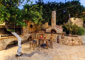 Petalidi Stone House with garden near the beach
