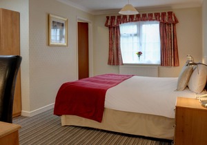 Pettifers Freehouse Hotel