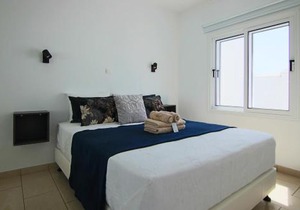 Phaedrus Living: Seaside Luxury Flat Lighthouse 62