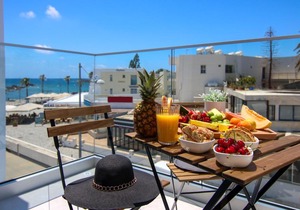 Phaedrus Living: Seaside Luxury Flat Lighthouse 74