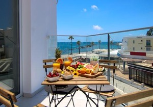 Phaedrus Living: Seaside Luxury Flat Lighthouse 74