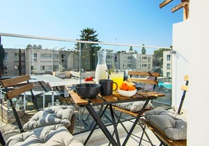 Phaedrus Living: Seaside Luxury Flat Lighthouse 65