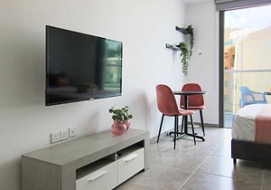 Phaedrus Living: Seaside Luxury Flat Athina 115