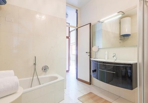 Piazza Cavour Lake View - byMyHomeinComo