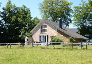 Picture-perfect Holiday Home in Sourbrodt with Garden, BBQ