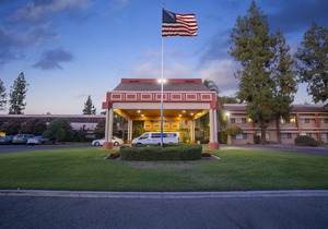 Piccadilly Inn Airport
