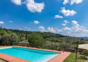 Pieve A Presciano Villa Sleeps 8 with Pool