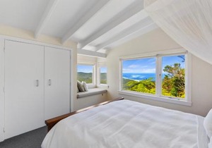 Piha - City Escape, Piha Holiday Home
