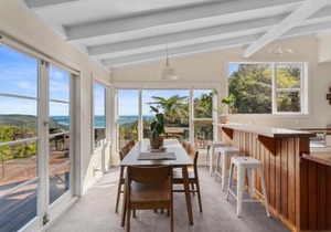 Piha - City Escape, Piha Holiday Home