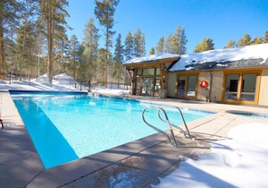 Pinecreek #I - 3 BR - Private Hot Tub - Close to Town - Shuttle to Slopes