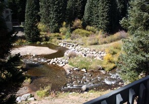 Pinecreek #I - 4 BR - Private Hot Tub - Close to Town - Shuttle to Slopes