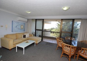 Pinnacle 403 - linen not included