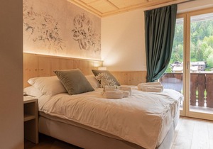 PINZOLO - THREE APARTMENT WITH TWO BATHROOMS AND WIFI