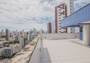 PIP201 Pleasant flat with balcony in Boa Viagem, near Shopping Recife, for up to four people