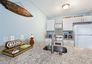 Plantation Hale Suites B6, AC, Near Beach, Shops, Restaurants