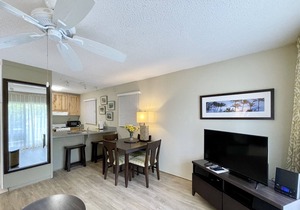 Plantation Hale Suites G5, NEWKing Bed, AC, Near Shops & Restaurants