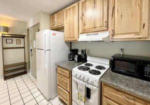 Plantation Hale Suites G5, NEWKing Bed, AC, Near Shops & Restaurants
