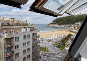 Playa de La Concha 7 by FeelFree Rentals