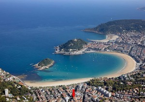Playa de Ondarreta 4 by FeelFree Rentals