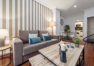 Plaza España VI-Modern apartment in Gran Via, close to main attractions.