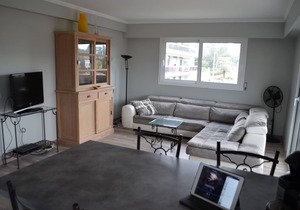 Pleasant apartment with open view near Cannes