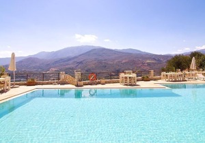 Plum Tree - Exceptional view with pool access