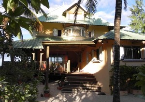 Pointe D Esny spacious villa waterfront