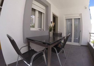 Polychrono New 2 Bedroom Apt. Just By The Sea!