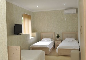 Pomegranate - Triple Room