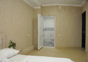 Pomegranate - Triple Room