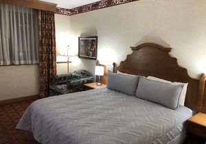 POOL IS OPEN! ZERMATT RESORT KING SUITE! (#237)