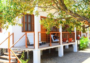 POPOYO SURF HOUSE Steps from the Beach