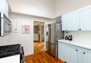Popponesset-3 Bed, 1 bath, Sleeps 6, A/C, outdoor shower. Walk to Bluff beach