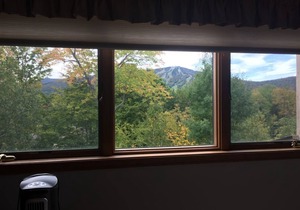 Popular Timber Creek! Room for everyone, shuttle to mountain, hot tub