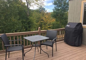 Popular Timber Creek! Room for everyone, shuttle to mountain, hot tub