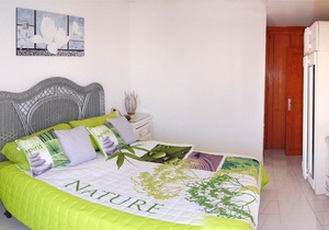 Port Royale - 2 bed apartment with sunny balcony and sea views