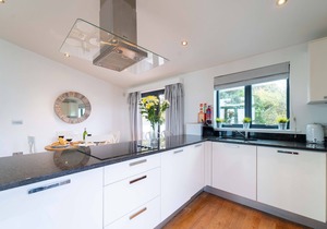 Porthminster Mews – Sleeps 4 – On-Site Parking – Sea Views