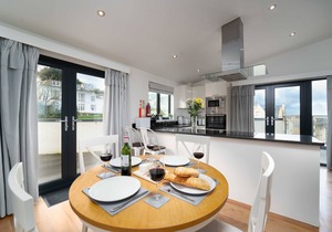 Porthminster Mews – Sleeps 4 – On-Site Parking – Sea Views