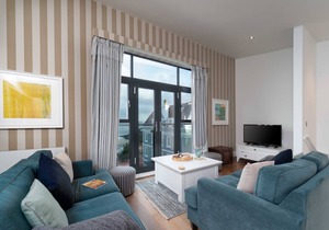 Porthminster Mews – Sleeps 4 – On-Site Parking – Sea Views