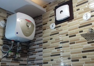 Posh, Nice Foreigner Area Lajpat Ngar Luxury Room