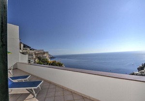 Positano Villa Sleeps 4 Air Con