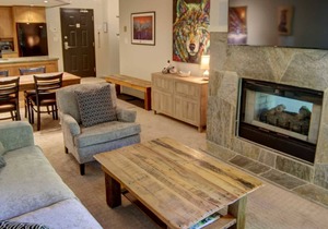 Powderhorn Newly Renovated, 3 Bedroom Condo, Minutes from Slope