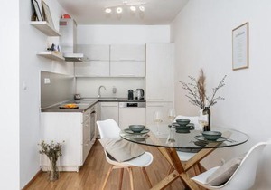 Prague Days - Bright Apartment - Balcony - Private Parking