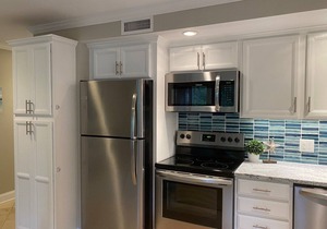 Premier 1 Bedroom Villa. - POOL ACCESS! 1 minute walk to the Beach!